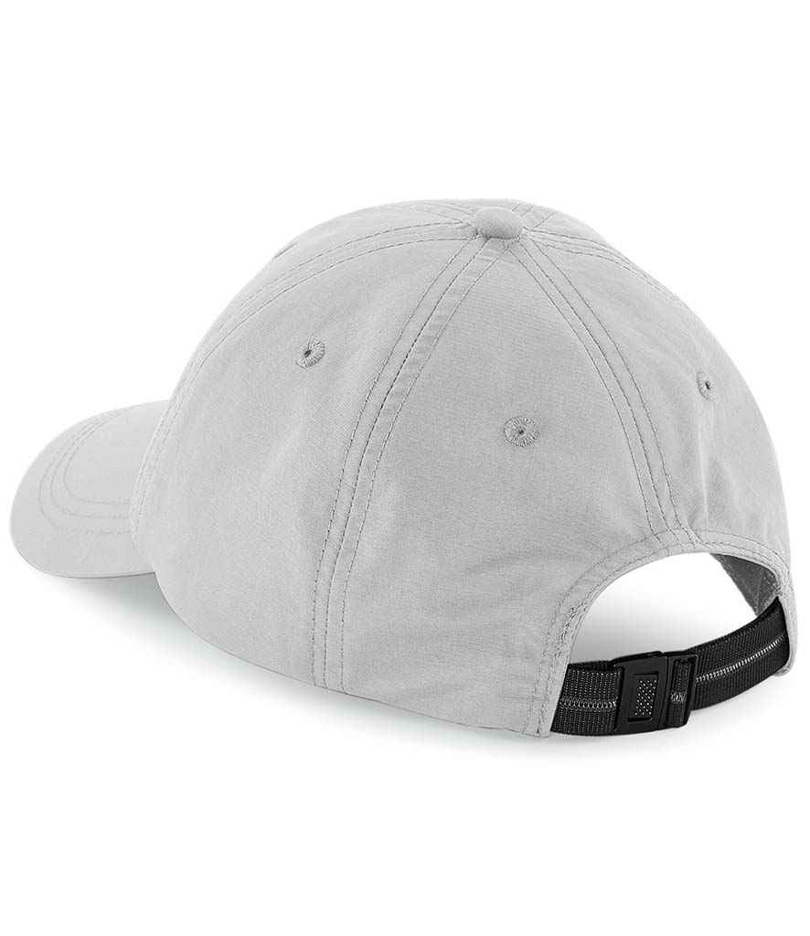 Beechfield Outdoor 6 Panel Cap in Classic Durable Design for Everyday Wear