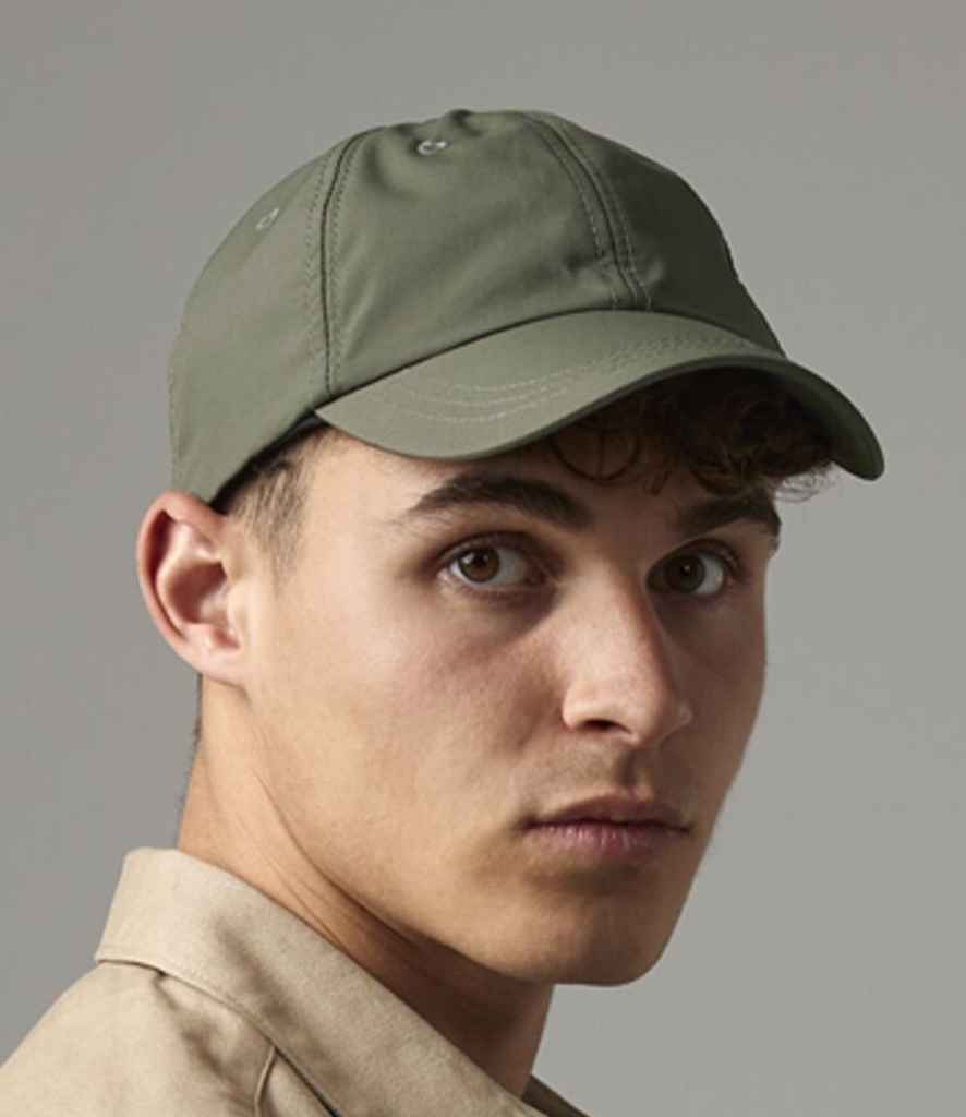 Beechfield Outdoor 6 Panel Cap in Classic Durable Design for Everyday Wear