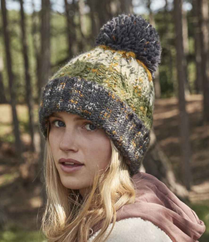 Beechfield Corkscrew Pom Pom Beanie – Classic Warm Knit Hat with Stylish Pom Pom Detail