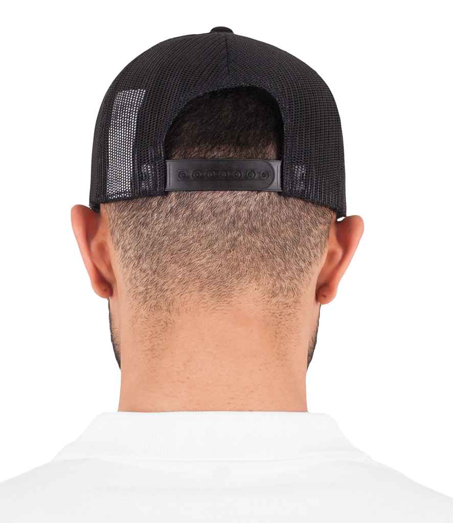 Flexfit Retro Trucker Cap with Classic Design and Adjustable Fit for Everyday Wear