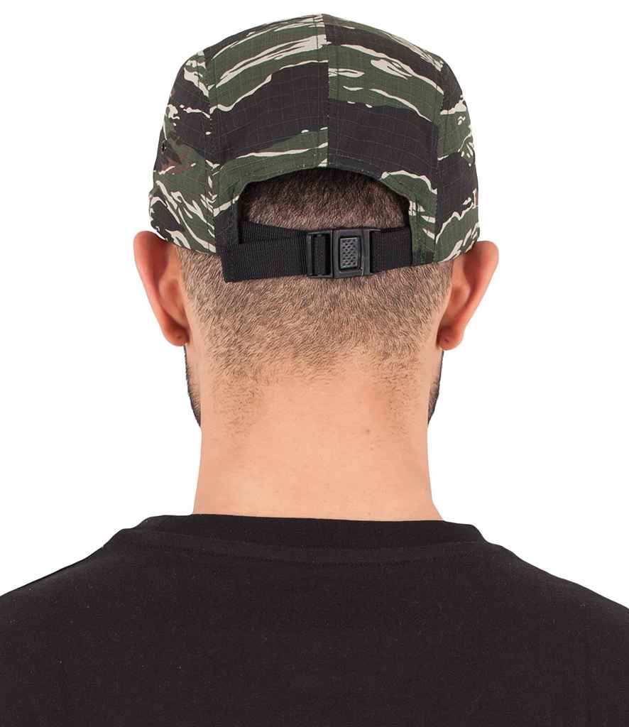 Flexfit Classic Jockey Cap – Stylish and Comfortable Headwear for Every Occasion
