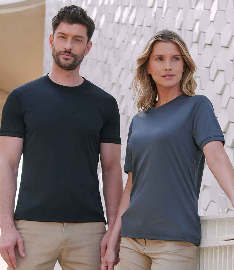 Henbury HiCool® Performance T-Shirt with Moisture-Wicking Technology and Breathable Fabric