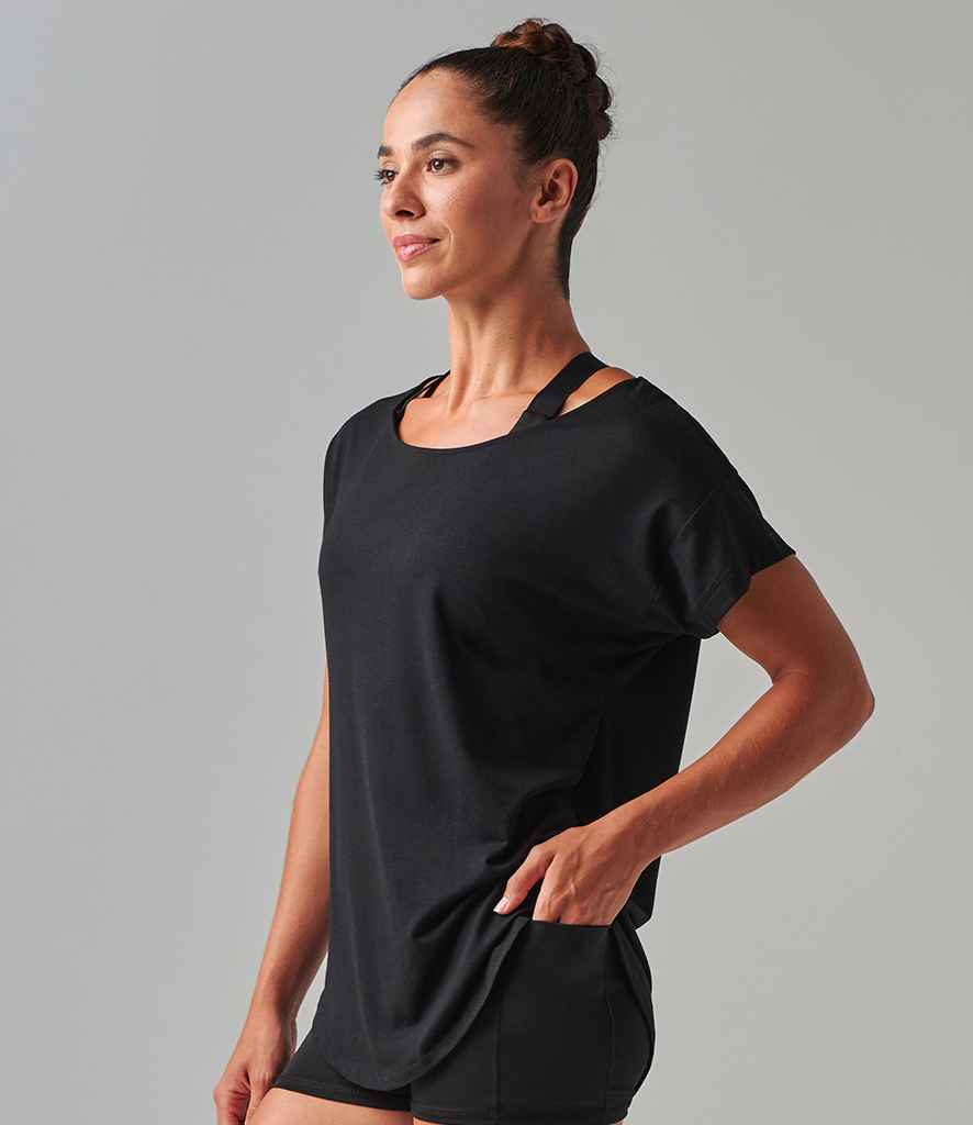 Tombo Scoop Neck T-Shirt | Black